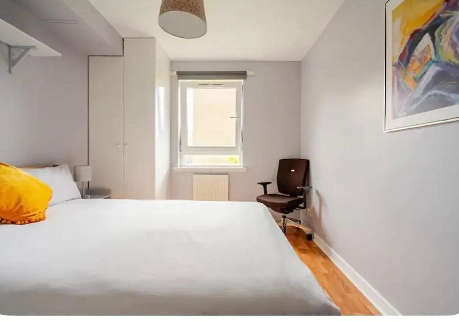 Appartement Modern Spacious Retreat Full Fibre Wi-Fi & Free Parking Édimbourg Royaume-Uni