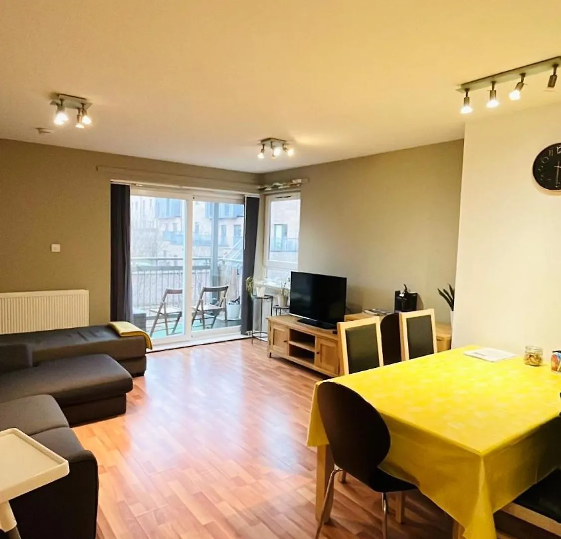 Modern Spacious Retreat Full Fibre Wi-Fi & Free Parking Edinburgh